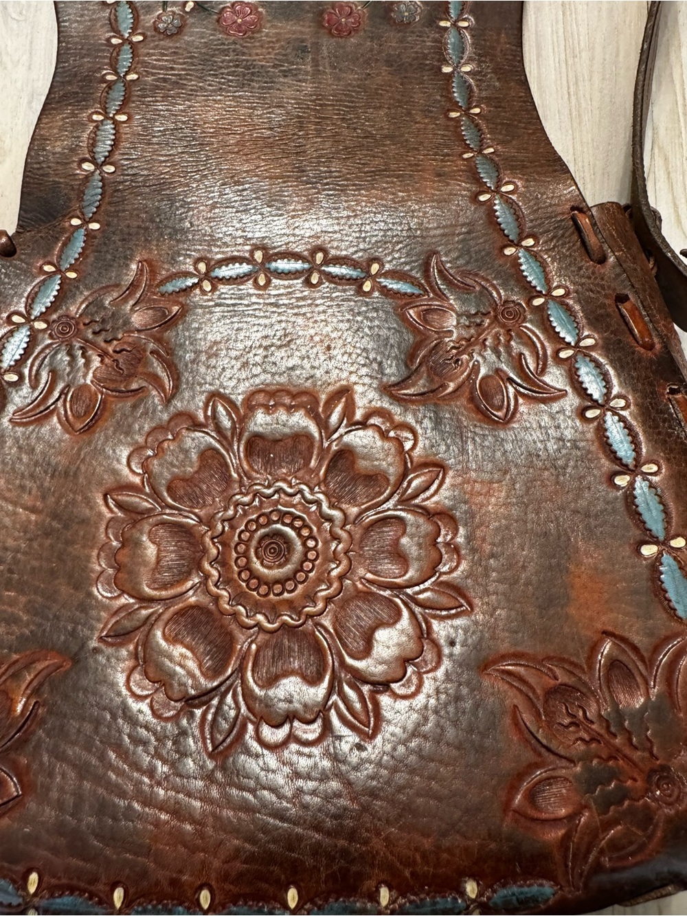 Vintage 70s Hand-Tooled Brown Leather Floral Shoulder Bag, Mexico Made - Picture 7 of 13